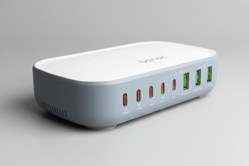 200W  8 Port PD Universal Charging Adapter
